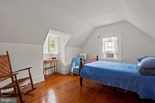 424 HAVERFORD AVE, Narberth, PA 19072