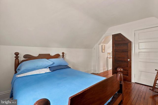 424 HAVERFORD AVE, Narberth, PA 19072