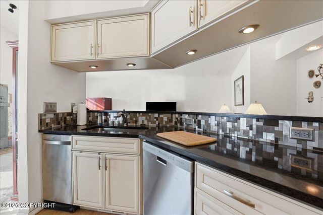 2060 Courage Circle, Anchorage, AK 99507