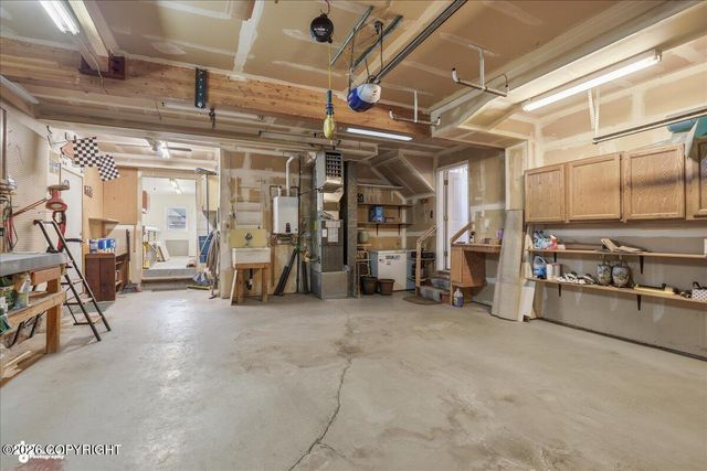 2060 Courage Circle, Anchorage, AK 99507