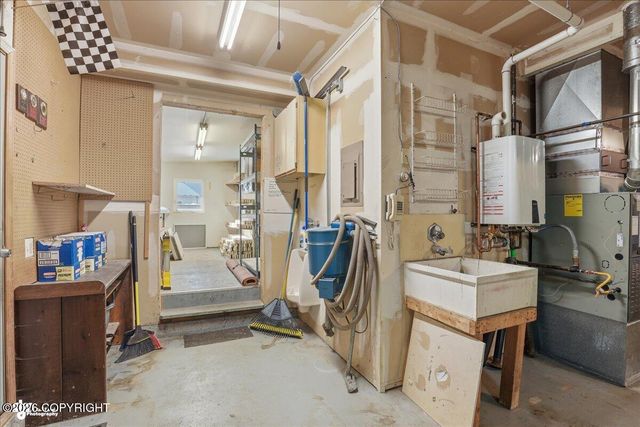 2060 Courage Circle, Anchorage, AK 99507