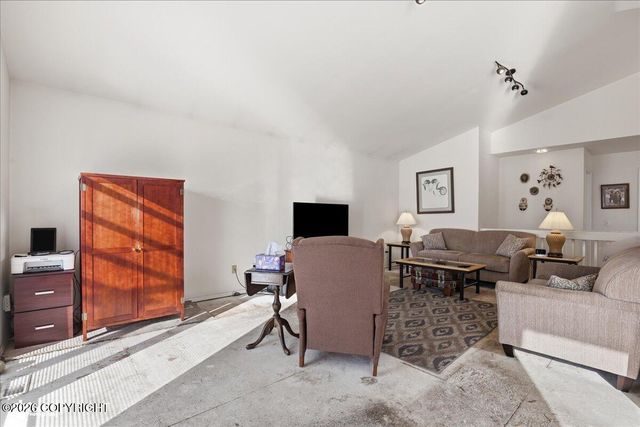 2060 Courage Circle, Anchorage, AK 99507