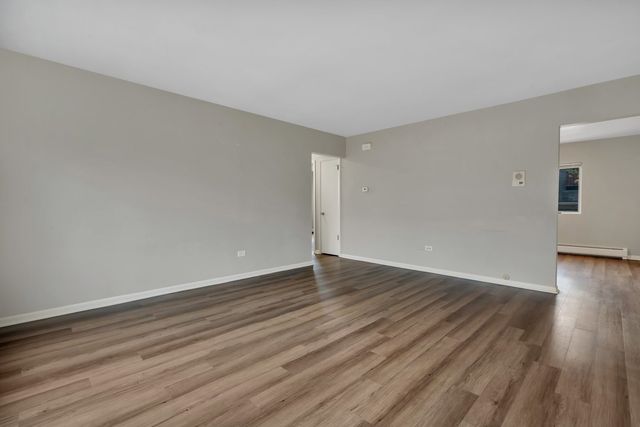 38 S Waiola Avenue 5, La Grange, IL 60525