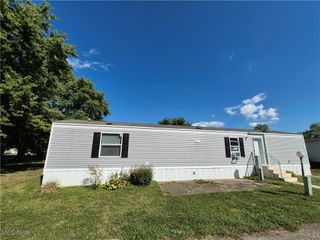 120 Kenny Brook Lane, Elyria, OH 44035