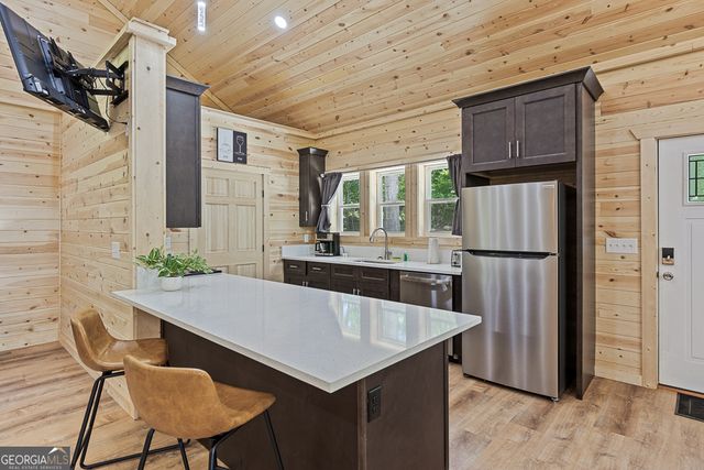 139 Maple Ridge Drive, Cleveland, GA 30528