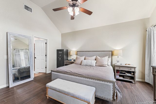911 County Road 367, Hondo, TX 78861
