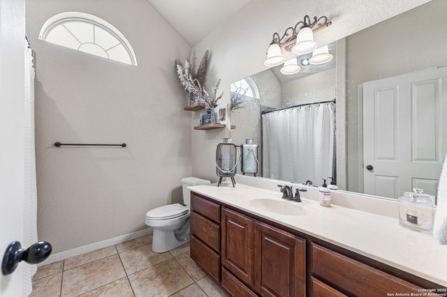 911 County Road 367, Hondo, TX 78861