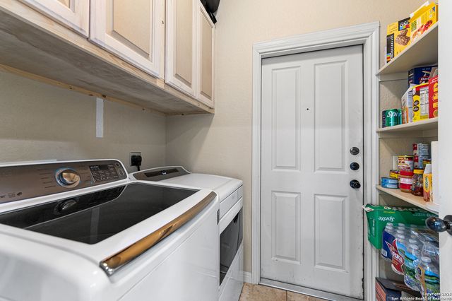 911 County Road 367, Hondo, TX 78861