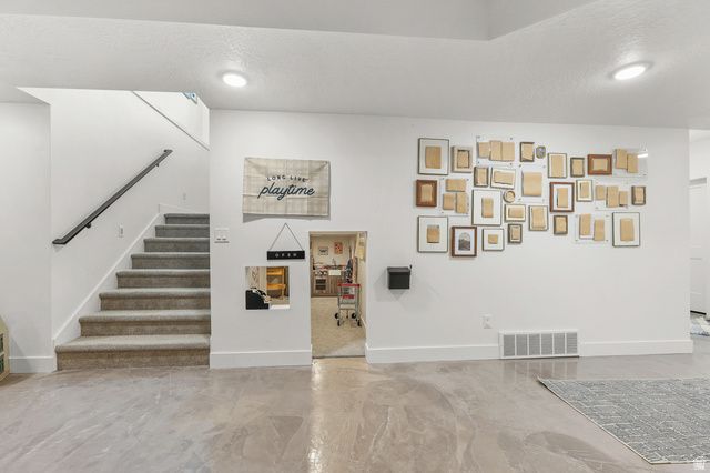 928 S 1950 W, Layton, UT 84041