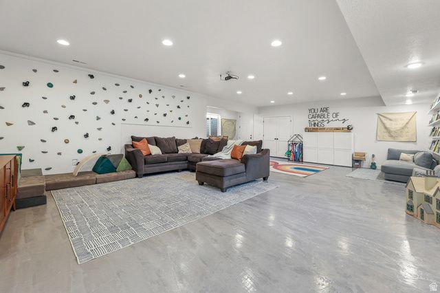 928 S 1950 W, Layton, UT 84041
