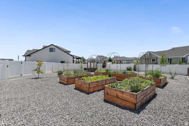 928 S 1950 W, Layton, UT 84041