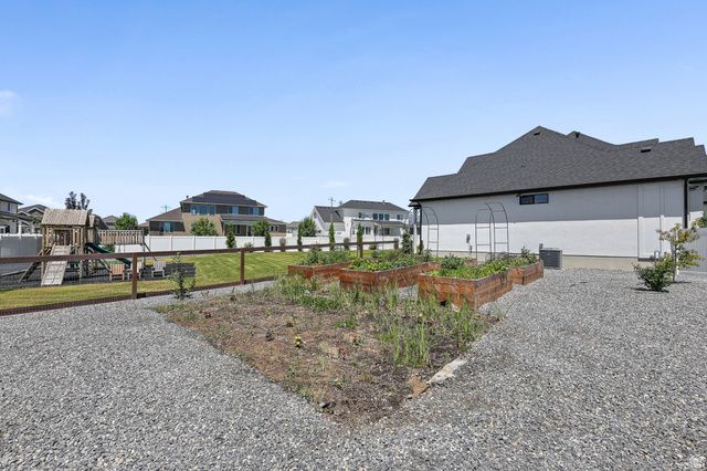 928 S 1950 W, Layton, UT 84041