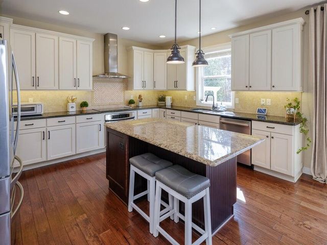 4019 Tullymore Pointe, Portage City, MI 49024
