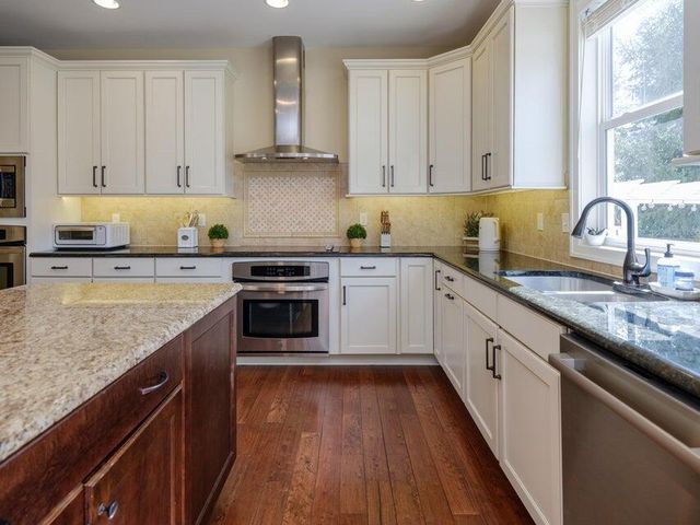 4019 Tullymore Pointe, Portage City, MI 49024