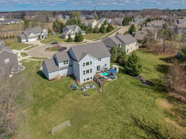 4019 Tullymore Pointe, Portage City, MI 49024