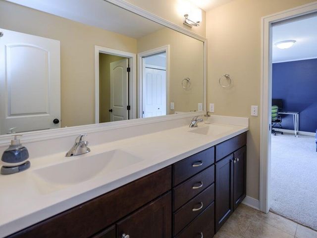 4019 Tullymore Pointe, Portage City, MI 49024