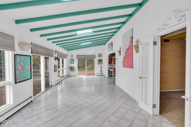 8 Avalon Lane, Aberdeen, NJ 07747