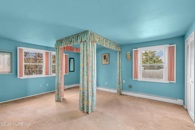 8 Avalon Lane, Aberdeen, NJ 07747