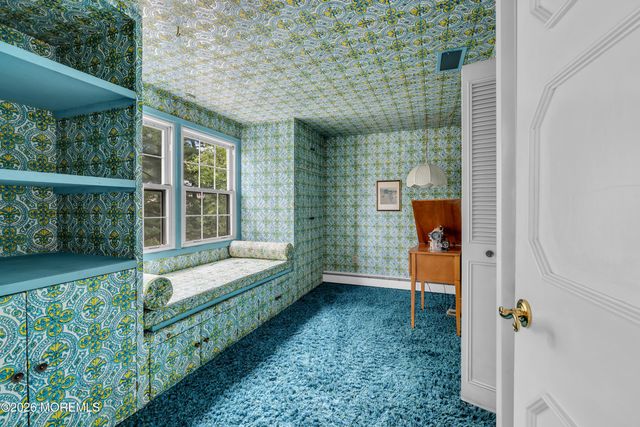8 Avalon Lane, Aberdeen, NJ 07747