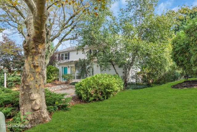 8 Avalon Lane, Aberdeen, NJ 07747