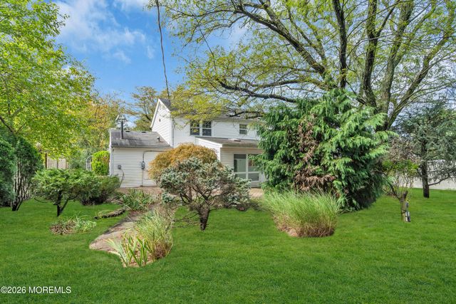 8 Avalon Lane, Aberdeen, NJ 07747