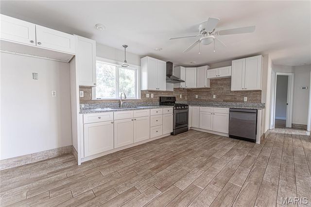 3085 Old Highway 100, Villa Ridge, MO 63089