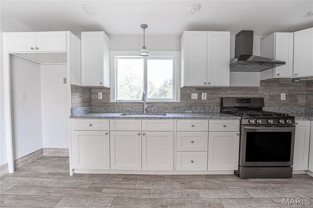 3085 Old Highway 100, Villa Ridge, MO 63089