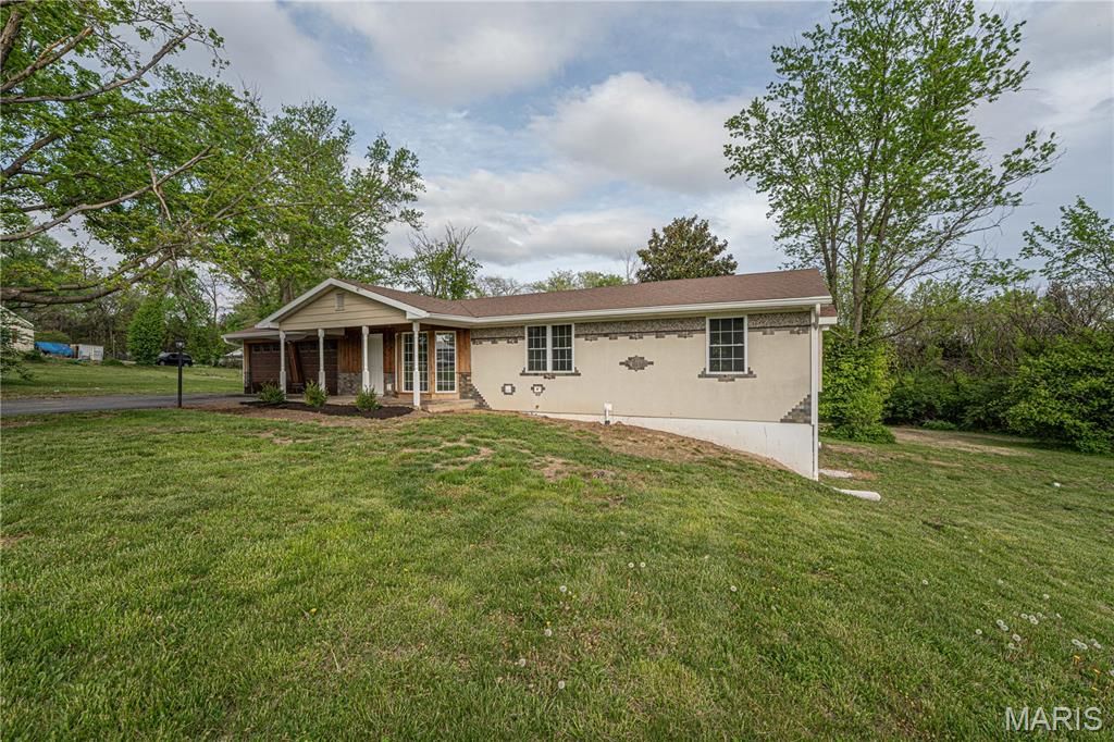 3085 Old Highway 100, Villa Ridge, MO 63089