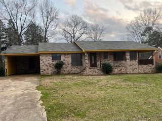 1002 Pershing, Mccomb, MS 39648