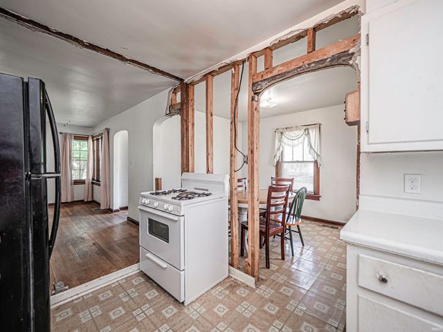 1661 S Fares Avenue, Evansville, IN 47714