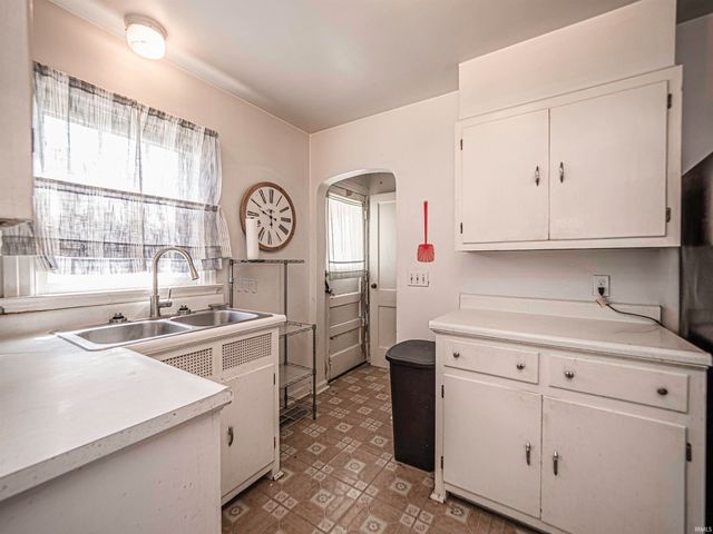 1661 S Fares Avenue, Evansville, IN 47714