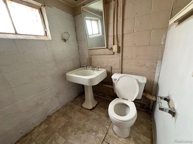 25680 Send Street, Roseville, MI 48066