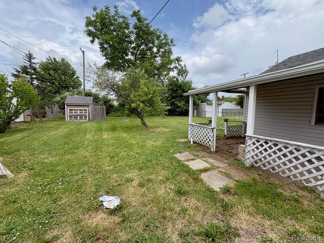25680 Send Street, Roseville, MI 48066