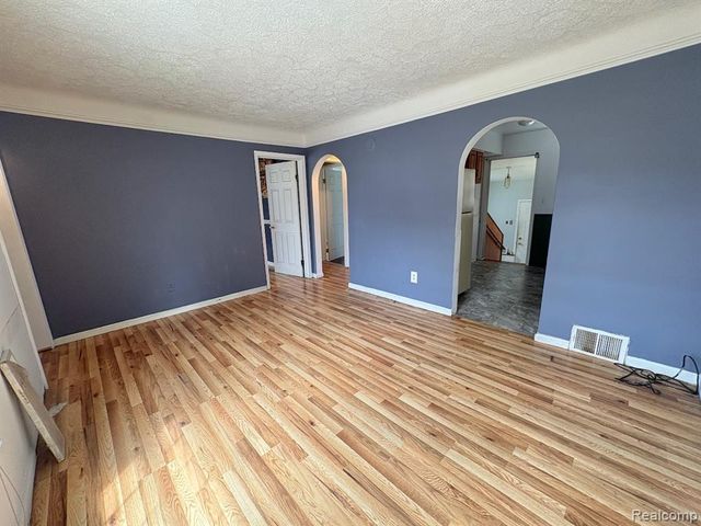 25680 Send Street, Roseville, MI 48066