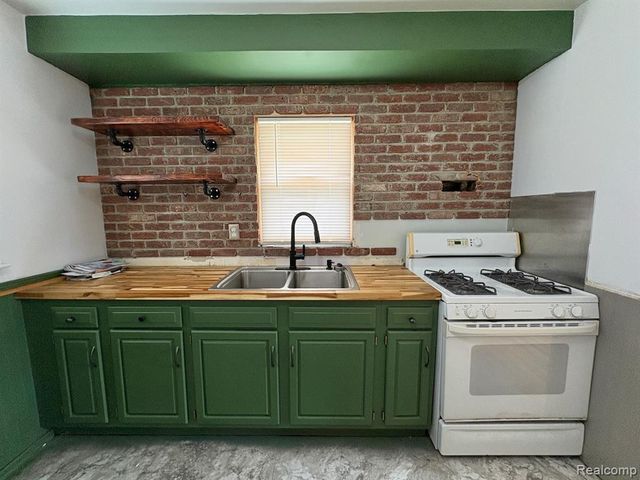 25680 Send Street, Roseville, MI 48066