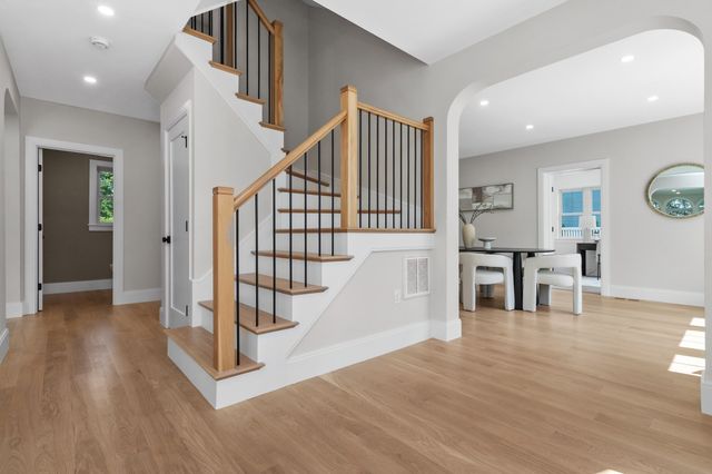 315 Crafts St, Newton, MA 02460