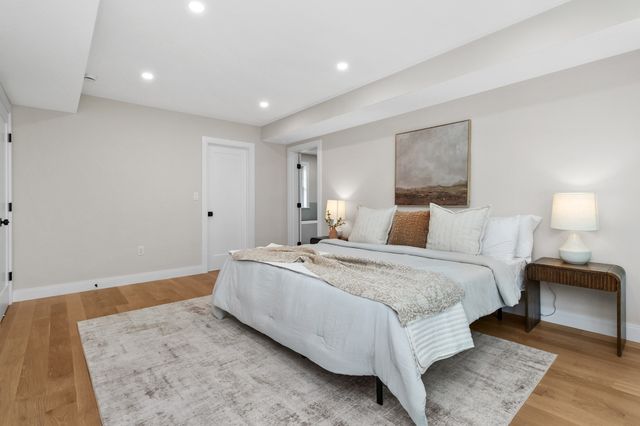 315 Crafts St, Newton, MA 02460
