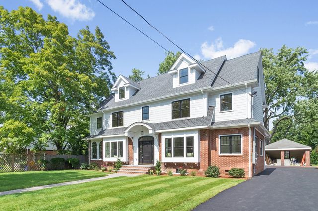 315 Crafts St, Newton, MA 02460