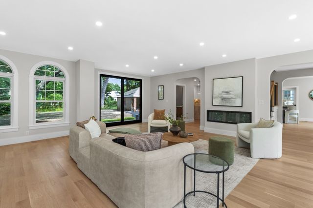 315 Crafts St, Newton, MA 02460
