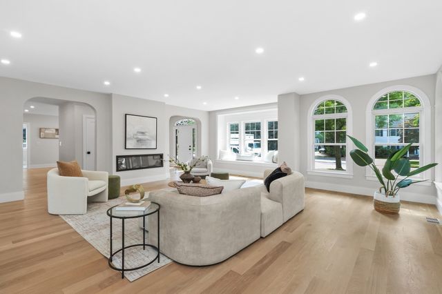 315 Crafts St, Newton, MA 02460