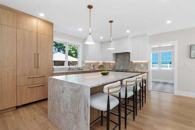 315 Crafts St, Newton, MA 02460