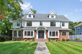 315 Crafts St, Newton, MA 02460