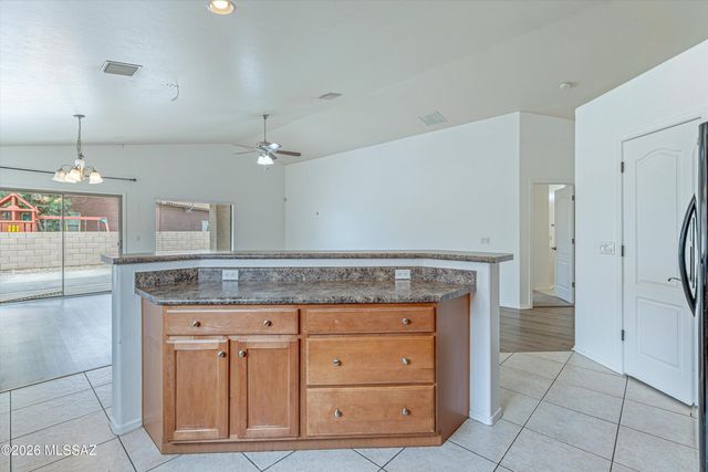 12693 N Fallen Fence Lane, Marana, AZ 85653