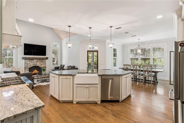 306 Broadway Street, St Simons Island, GA 31522