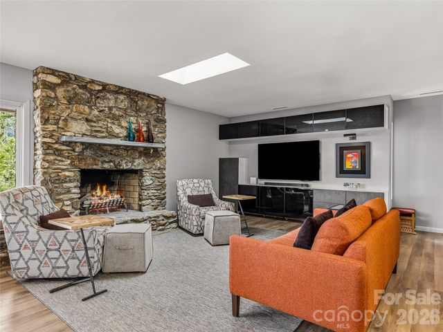 4 Kent Place, Asheville, NC 28804