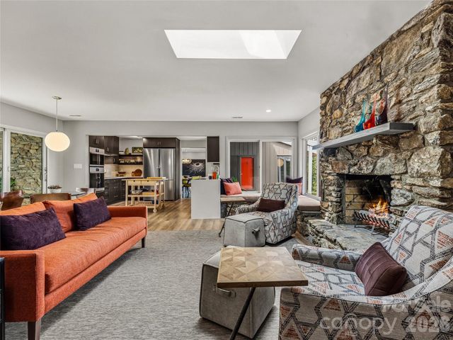 4 Kent Place, Asheville, NC 28804