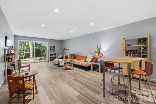 4 Kent Place, Asheville, NC 28804