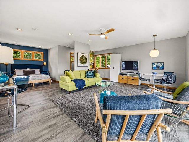 4 Kent Place, Asheville, NC 28804