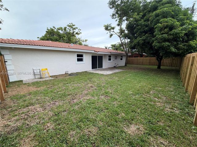 110 NE 17th Court, Pompano Beach, FL 33060