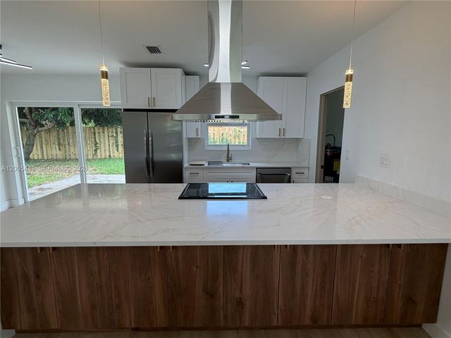 110 NE 17th Court, Pompano Beach, FL 33060